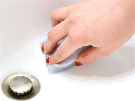 Cleaning Tricks: Easy Ways to Use the Magic Eraser in Your Daily Routine